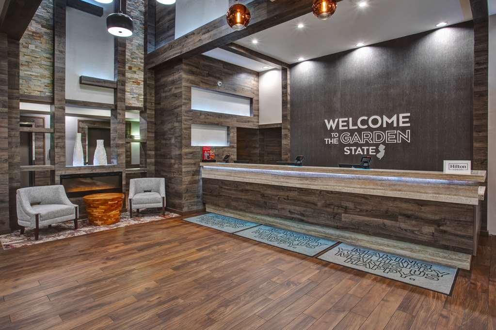 Hampton Inn And Suites Newark Airport Elizabeth Interior foto
